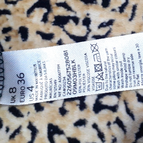 💥3/$25💥Cold Shoulder Semi Sheer Ribbed Crop Top-4 - Picture 4 of 5